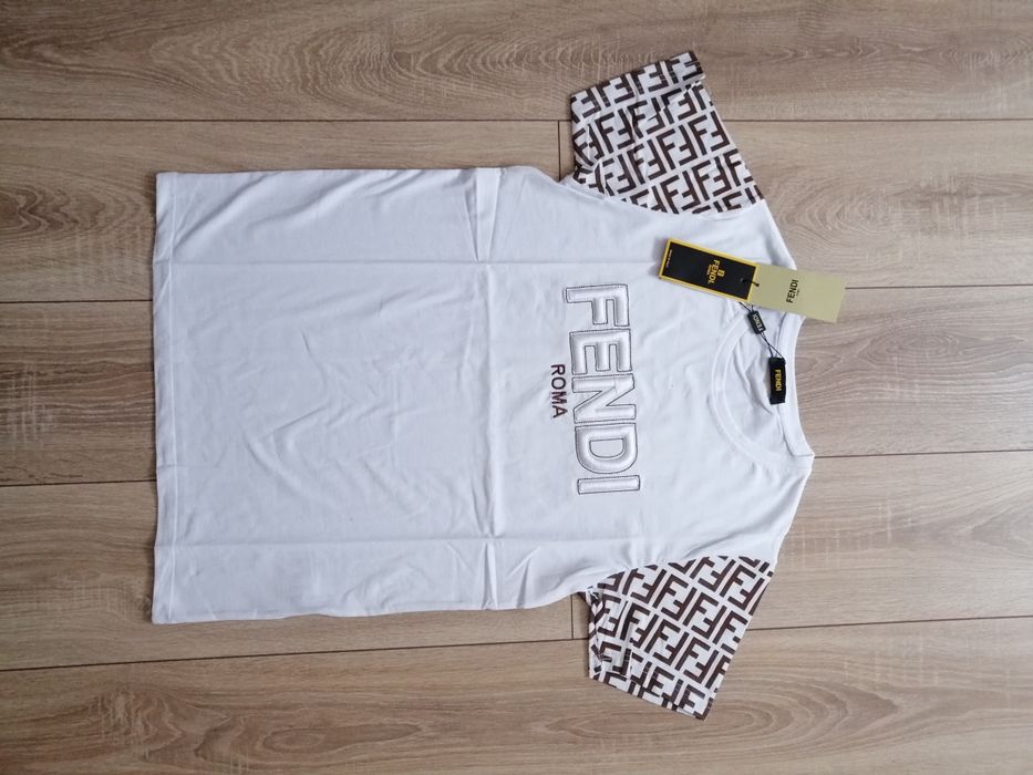 Мъжка тениска в бял цвят M L