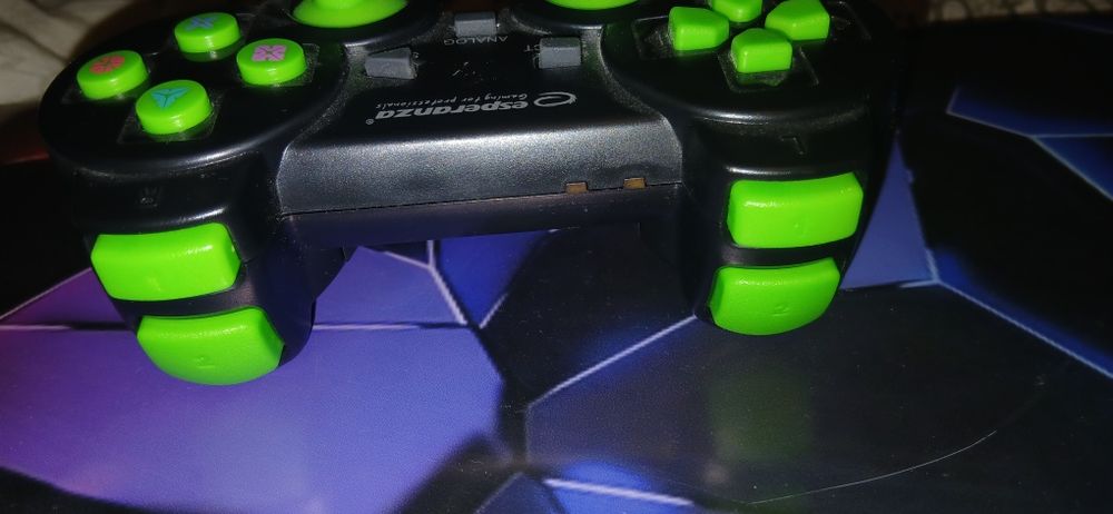 Controler Esperanza  Wireless cu vibrații, pentru PC și PS3
