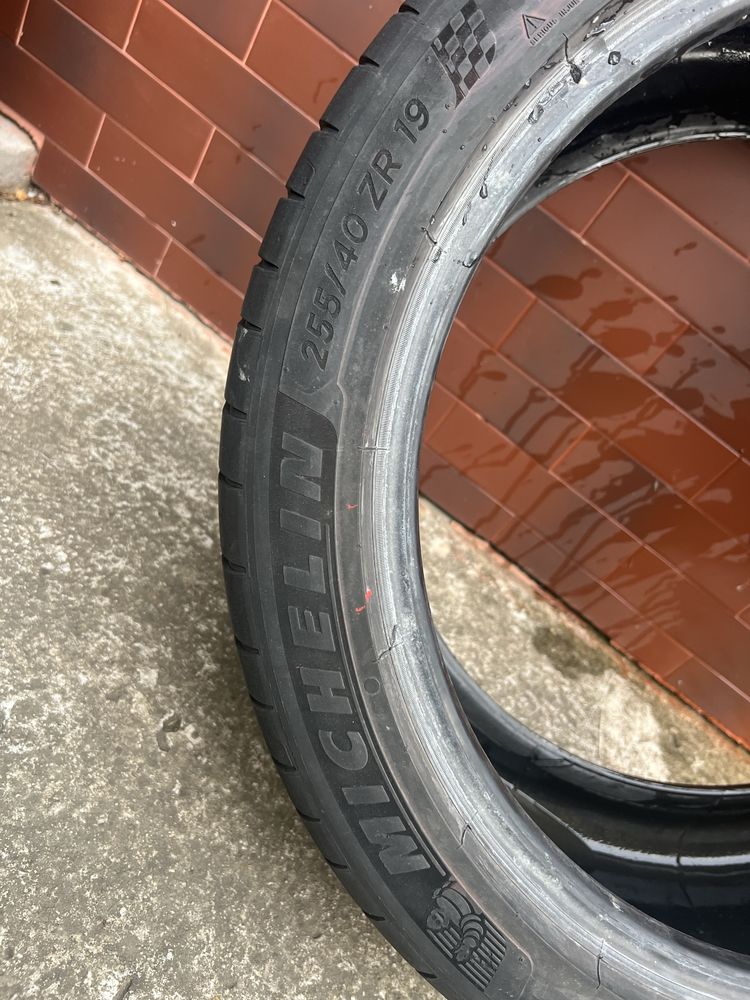 255 40 19 michelin ps4 o bucata