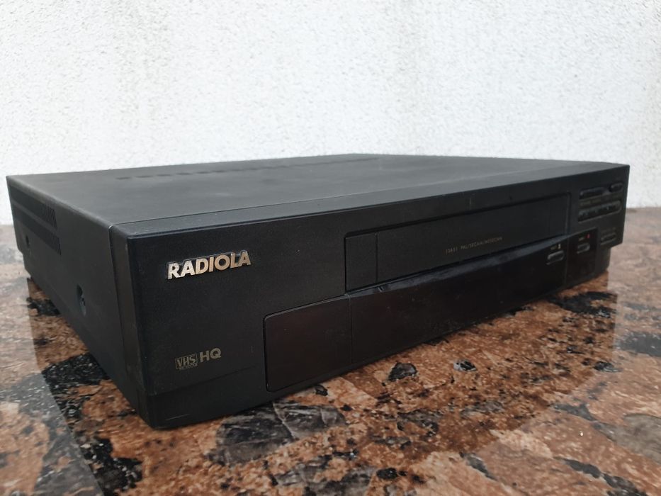 Vand video cassette pleyer marca RADIOLA,model 1SB51/38,made in Europe