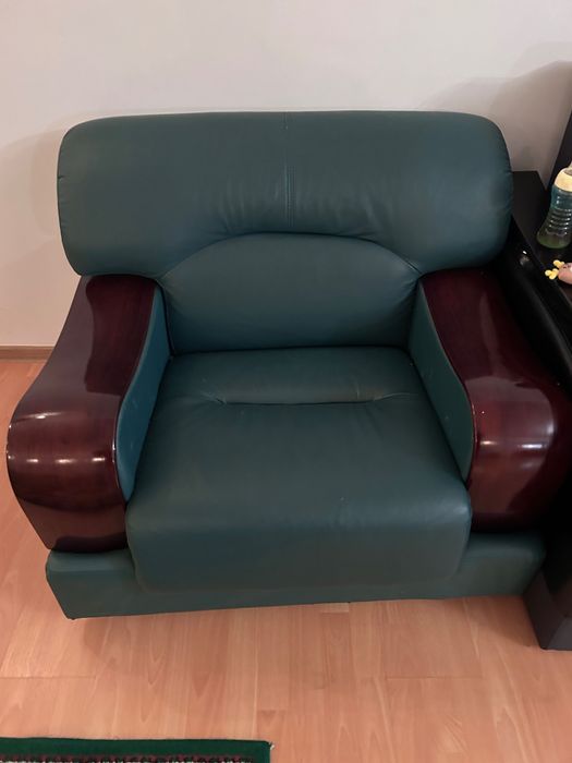 Продам кресло 2 шт,кожа