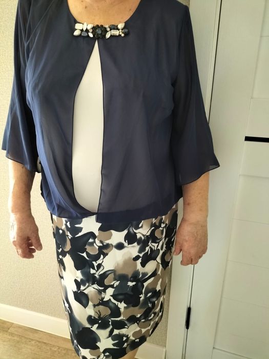 Продам женские платья в отличном состоянии размер 48-50-52