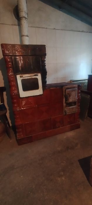 Vând sobă pe lemne