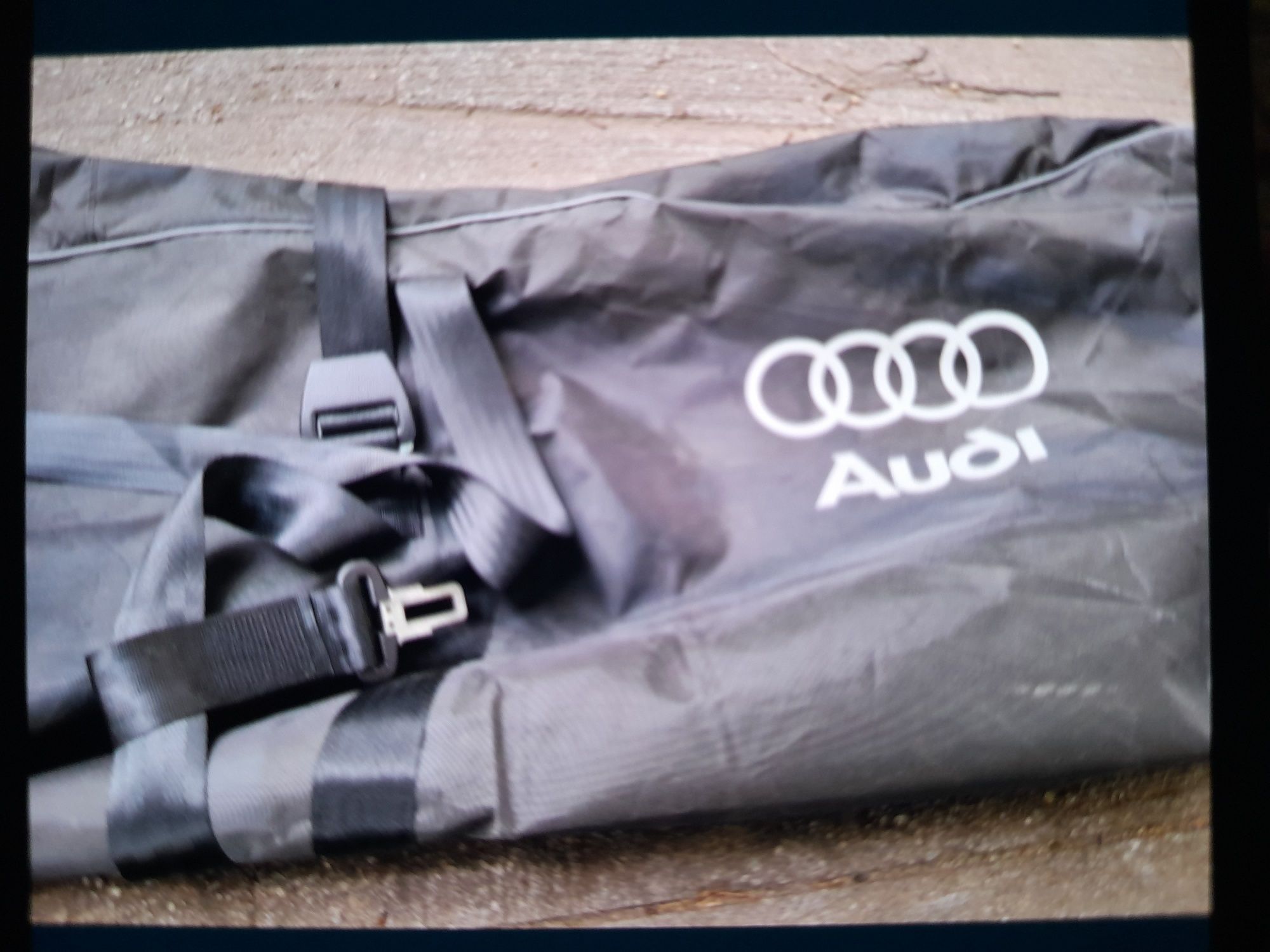 Husa snowboard Audi