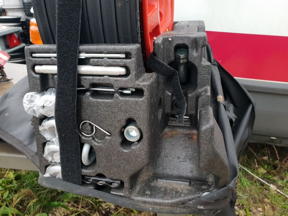 Продавам резервна гума Туарег(Touareg) 3.0Tdi 5x130mm