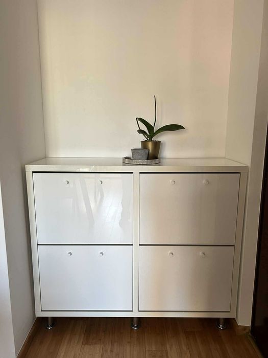 Pantofar alb 4 usi 127x108x40