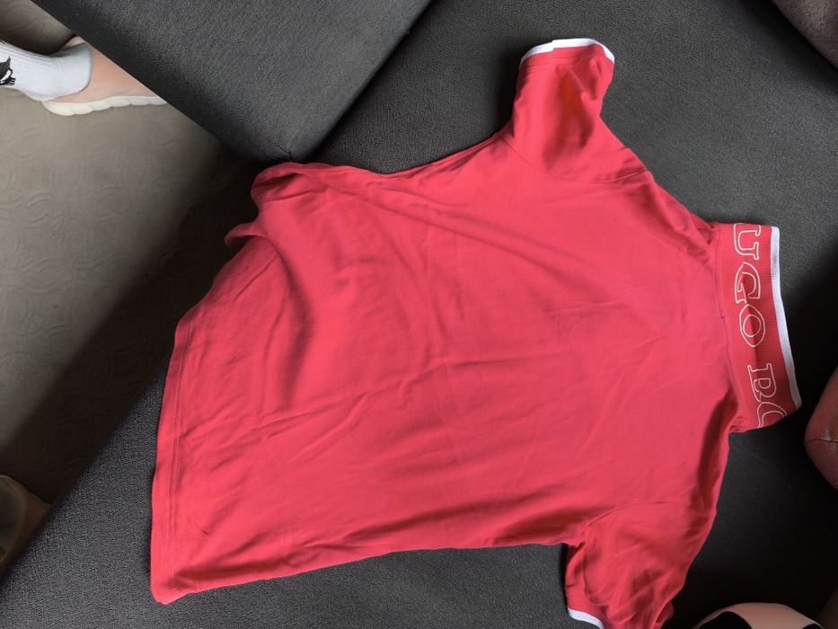 Продавам 2 ОРИГИНАЛНИ ТЕНИСКИ НА Hugo boss,Ralph Lauren