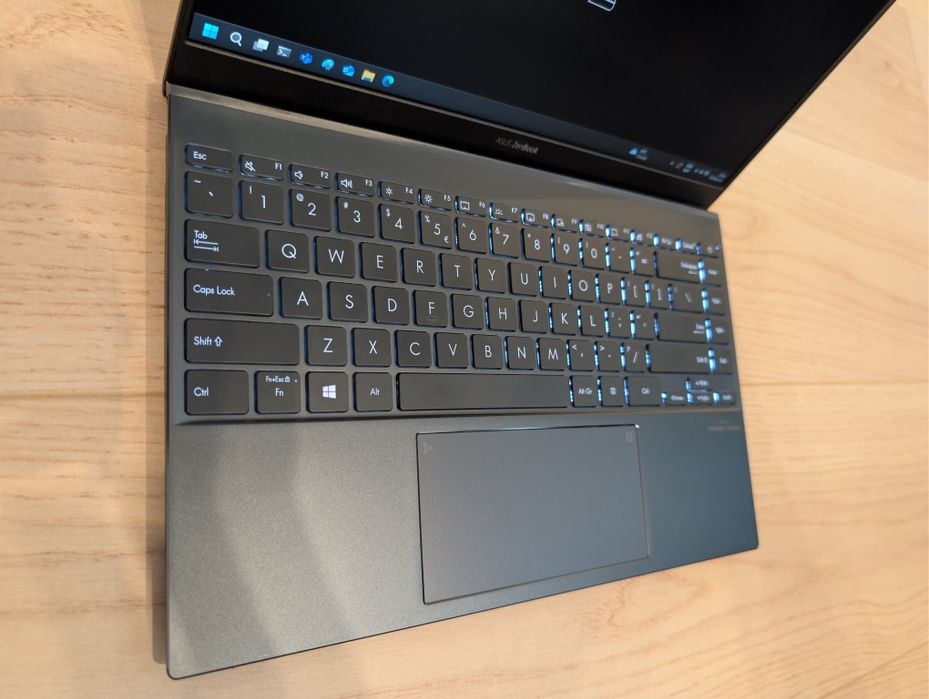 ASUS Zenbook 14 UX425EA