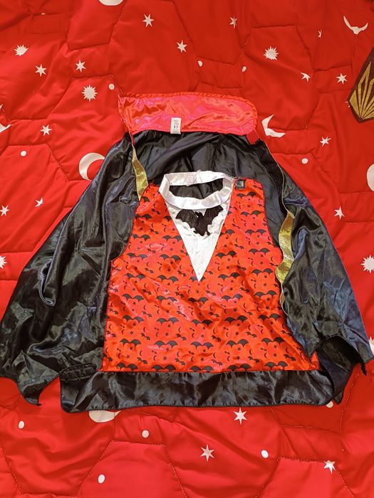 Vând costume pentru copii, pentru serbare, carnaval