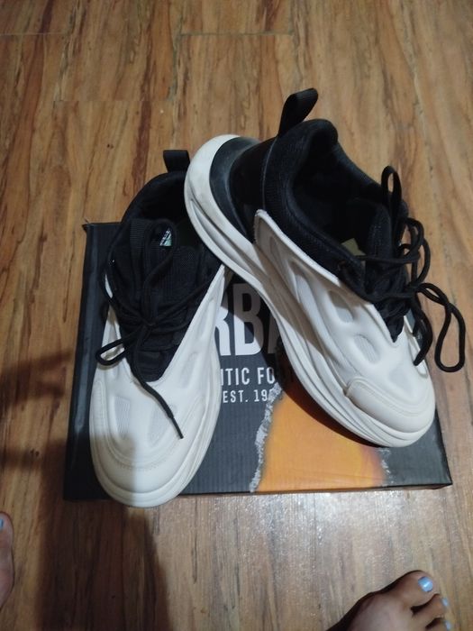 Кроссовки и макасины