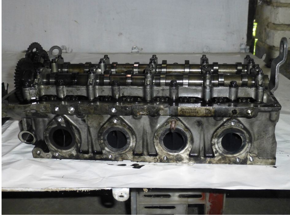 BMW F10 F20 F30 Цилиндрова глава за N47 184k