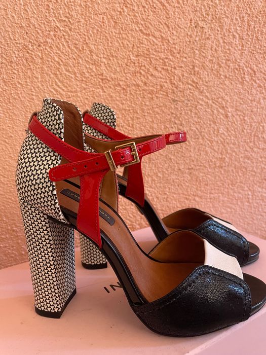 Сандали на висок ток Jorge Bischoff