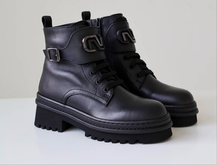 Ботинки Nursace новые