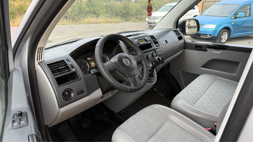 Volkswagen VW T5 Caravelle 8+1 Locuri An 2012 2.0 TDI 140 CP Euro5
