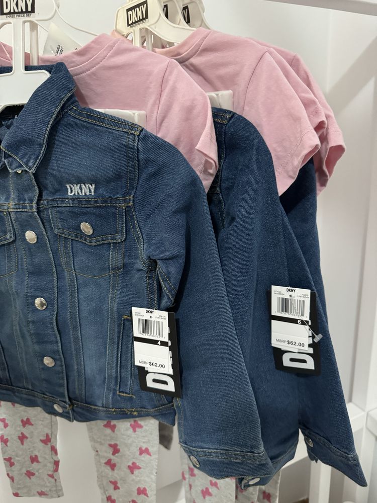 Комплект DKNY -дънково яке с тениска и клинче