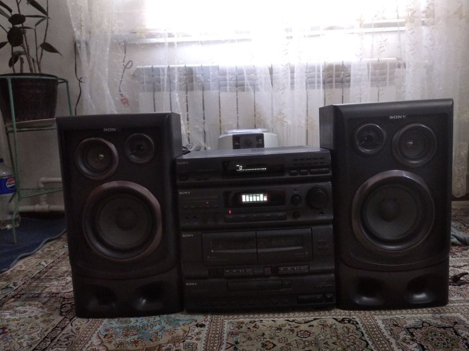 Продам музыкальный центр SONY
