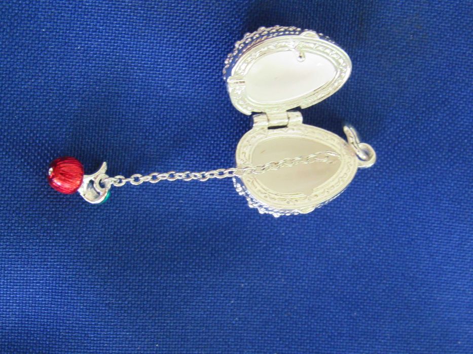 Фино дамско колие-висулка с Яйце Фаберже, ново