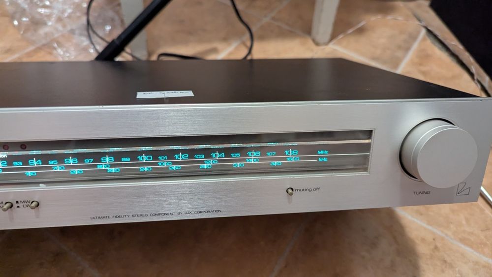 Luxman T-111L muzica