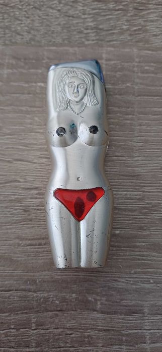 Bricheta bust nud cu led-uri, piesa unicat rară de colectie