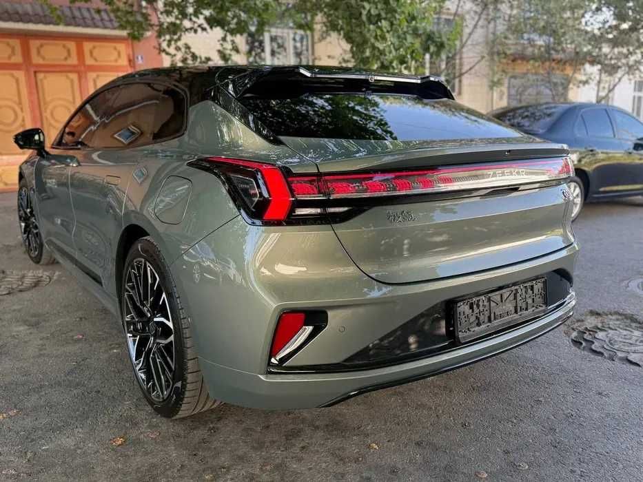 Zeekr 001 RWD 100 kwh naxt va xalol nasia passport evaziga