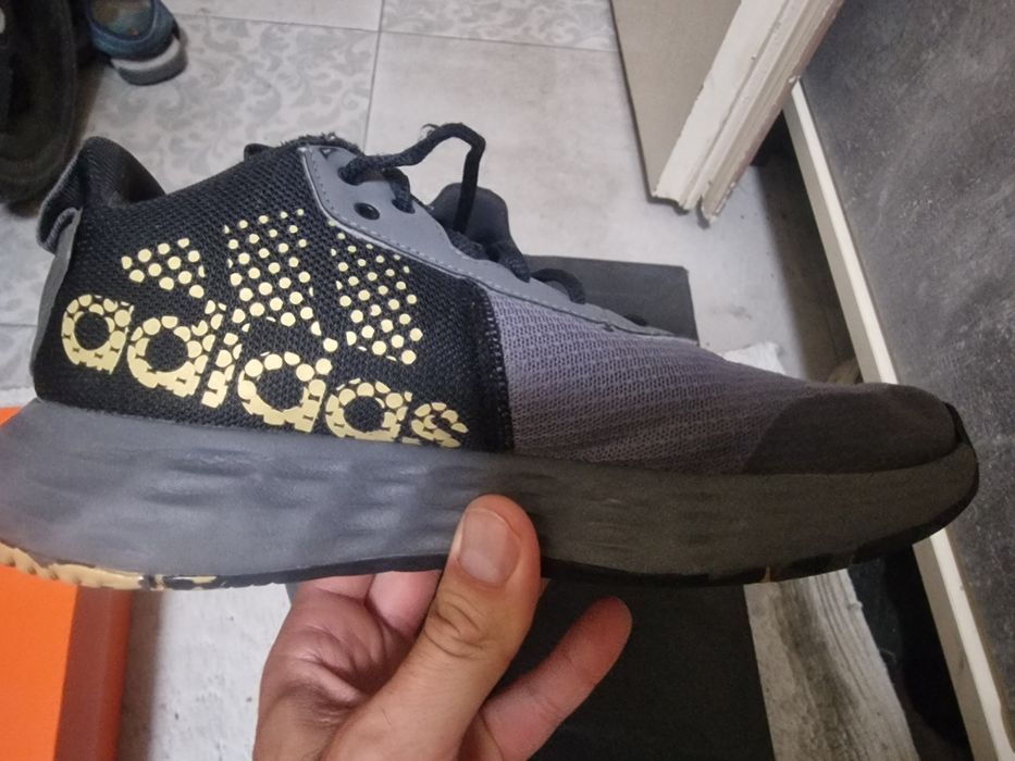 Маратонки adidas 38 номер