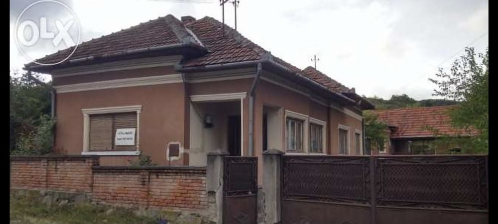Casa cu gradina si curte mare in Josani la 9 km de Hd. sup 2500 mp