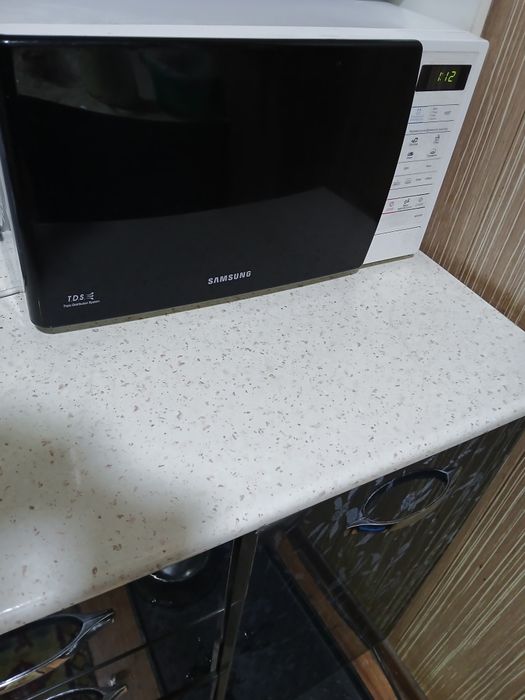 Микроволновая печь Samsung ME731KR