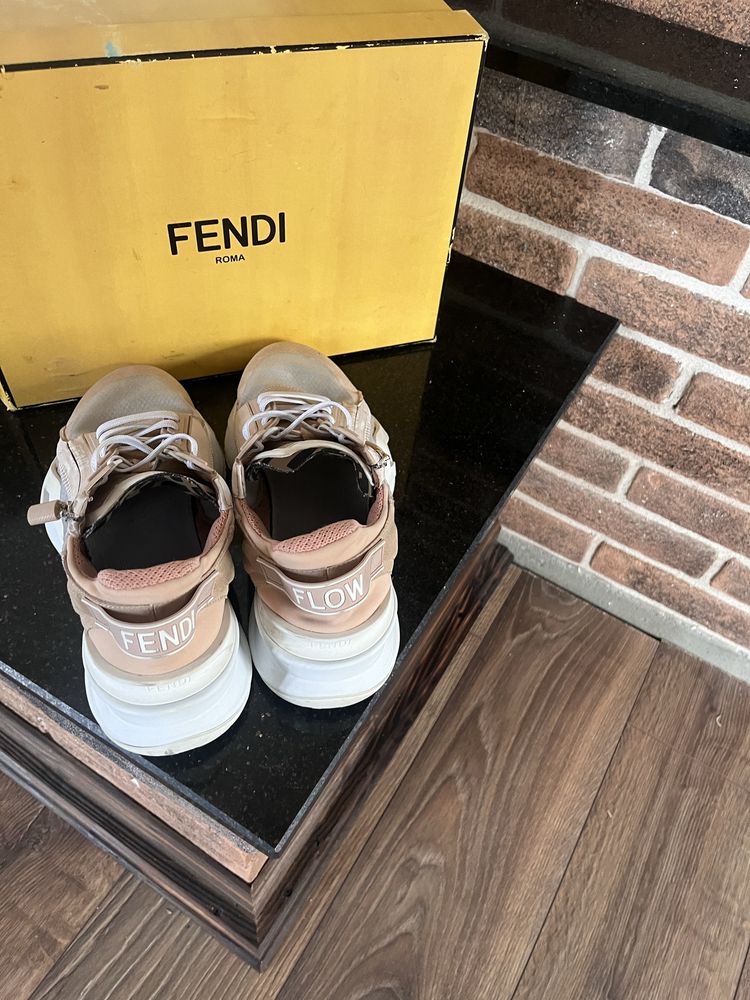 Adidasi barbati Fendi flow Roma!