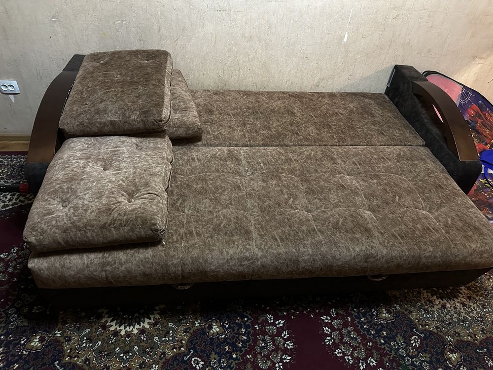 Срочно продаётся диван раскладной