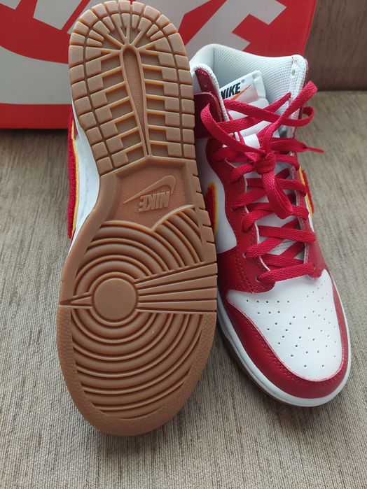 Кецове Nike Dunk High Retro University