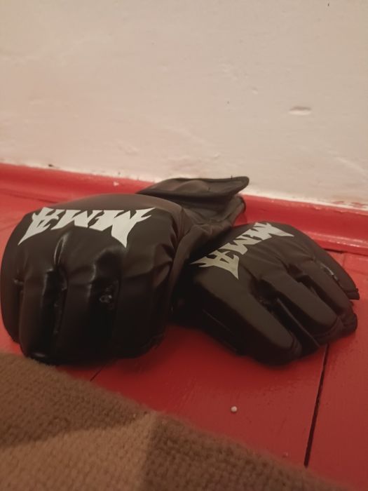 Перчатки для мма