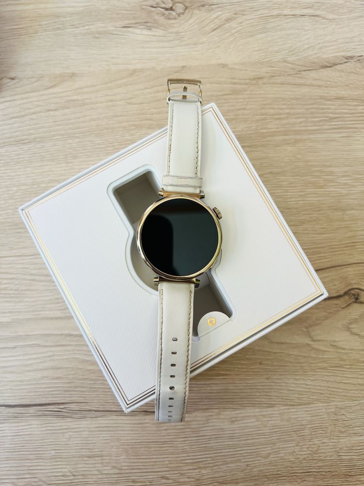 Huawei Watch GT 5 – 41mm (Бял, кожена каишка)