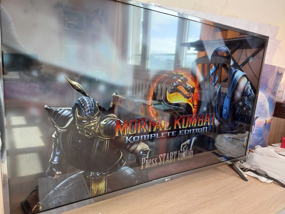 Play Station 3 slim, 2 джойстика, игри