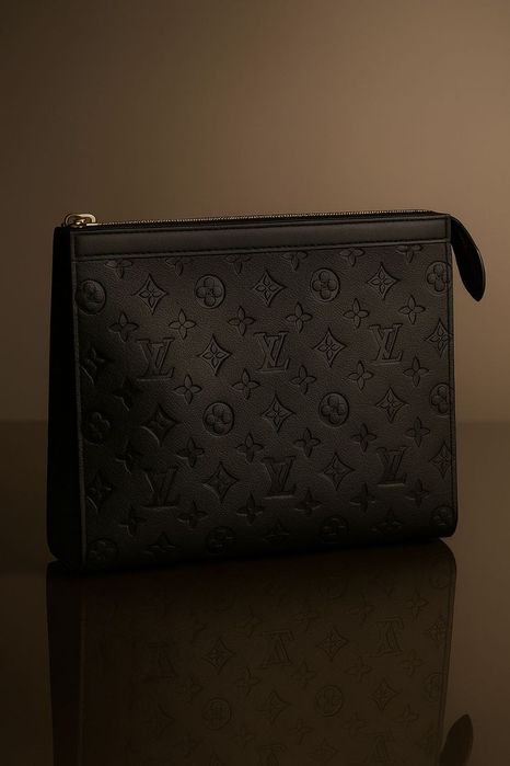 Louis Vuitton Pochette Voyage MM. Original