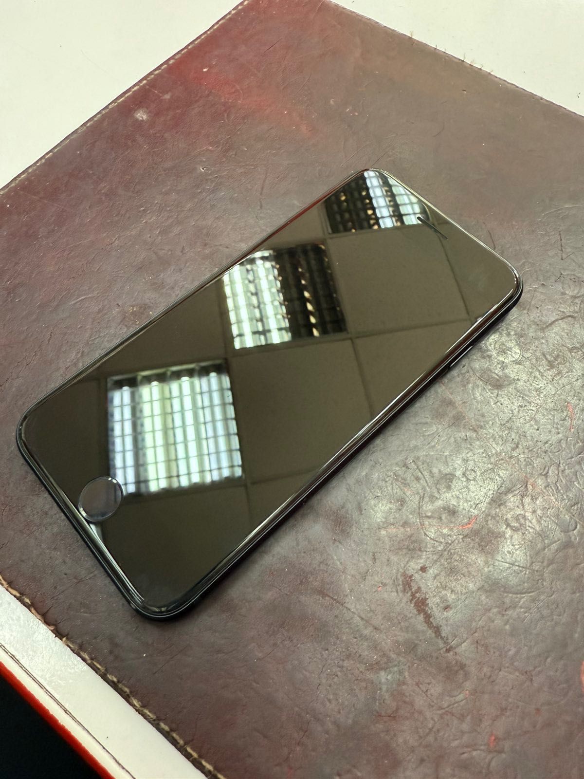 iPhone SE 64 gb 2022