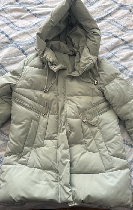 Продам женскую зимнюю куртку