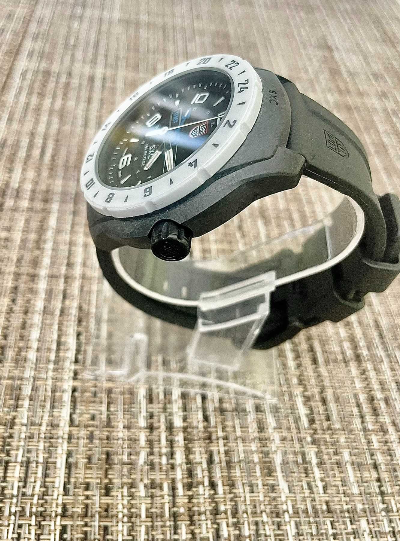 Luminox SXC Space Series GMT Carbon 200m A.5027