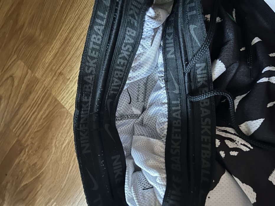 Pantaloni scurti nike de baschet sau sport