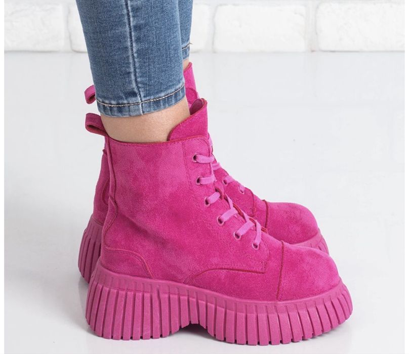 Дамски Цикламени боти велур