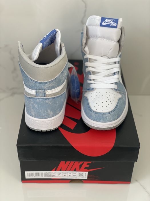 Air Jordan 1 Retro High Hyper Royal Smoke Grey Blue