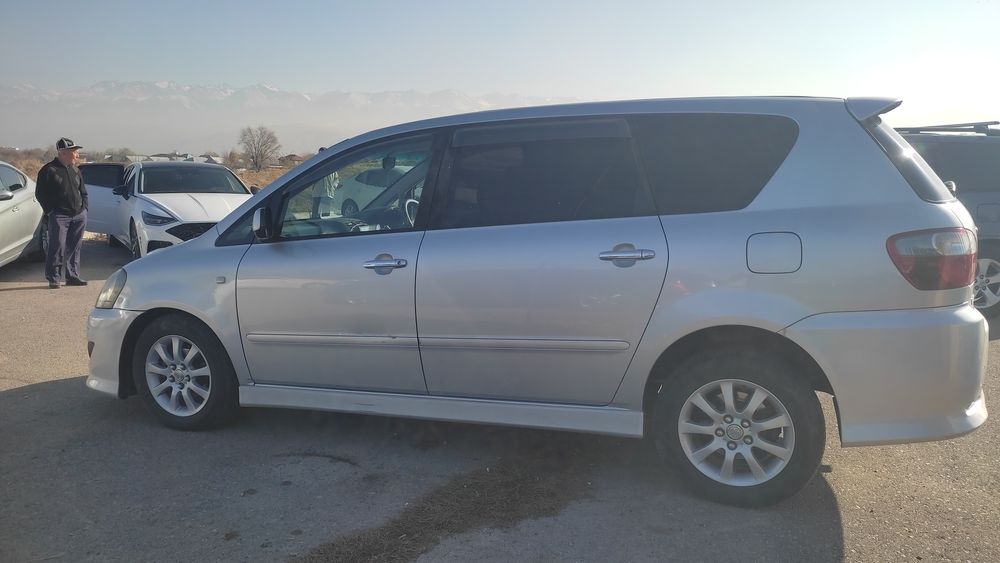 Тойота ипсум 21кузов в хорошем состояний