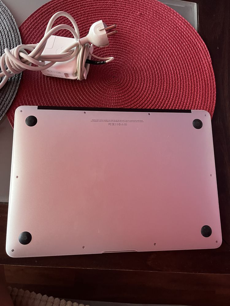 Лаптоп MacBook Air (13-inch 2014)