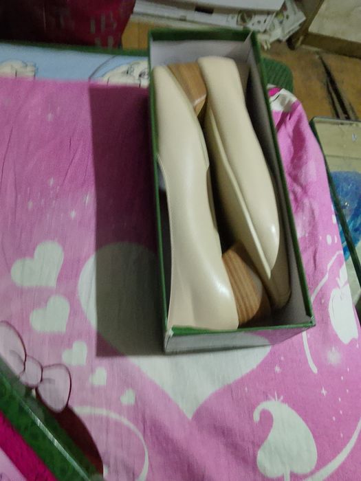 Женские новые туфли