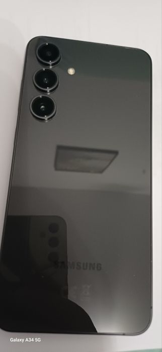 Samsung S24 FE Перфектен