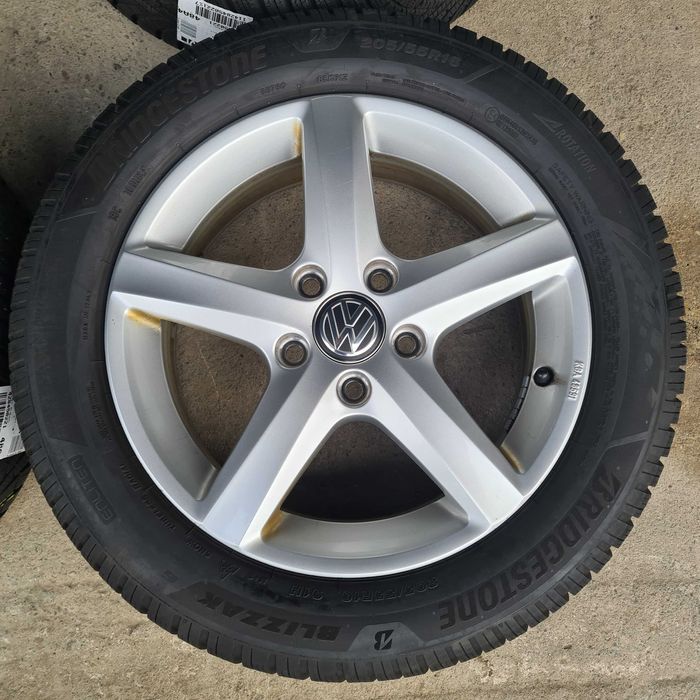 Roti/Jante orig. VW Golf 5 6 7 8 | Bridgestone 205/55 R16 DOT:3524