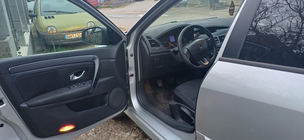 Vând Renault Laguna