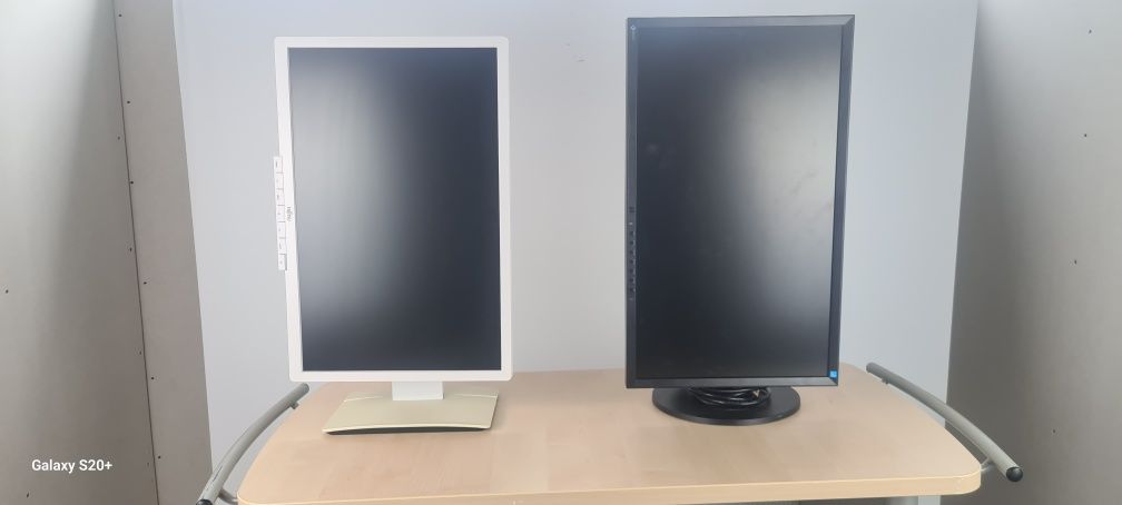 Немски офис монитори за дома и офиса ЕIZO И FUJITSU siemens обо