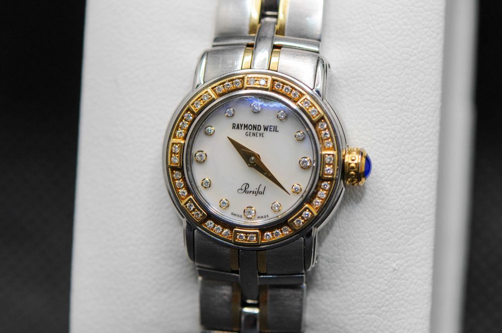 Швейцарски дамси часовник с диаманти,18к злато - Raymond Weil Parsifal