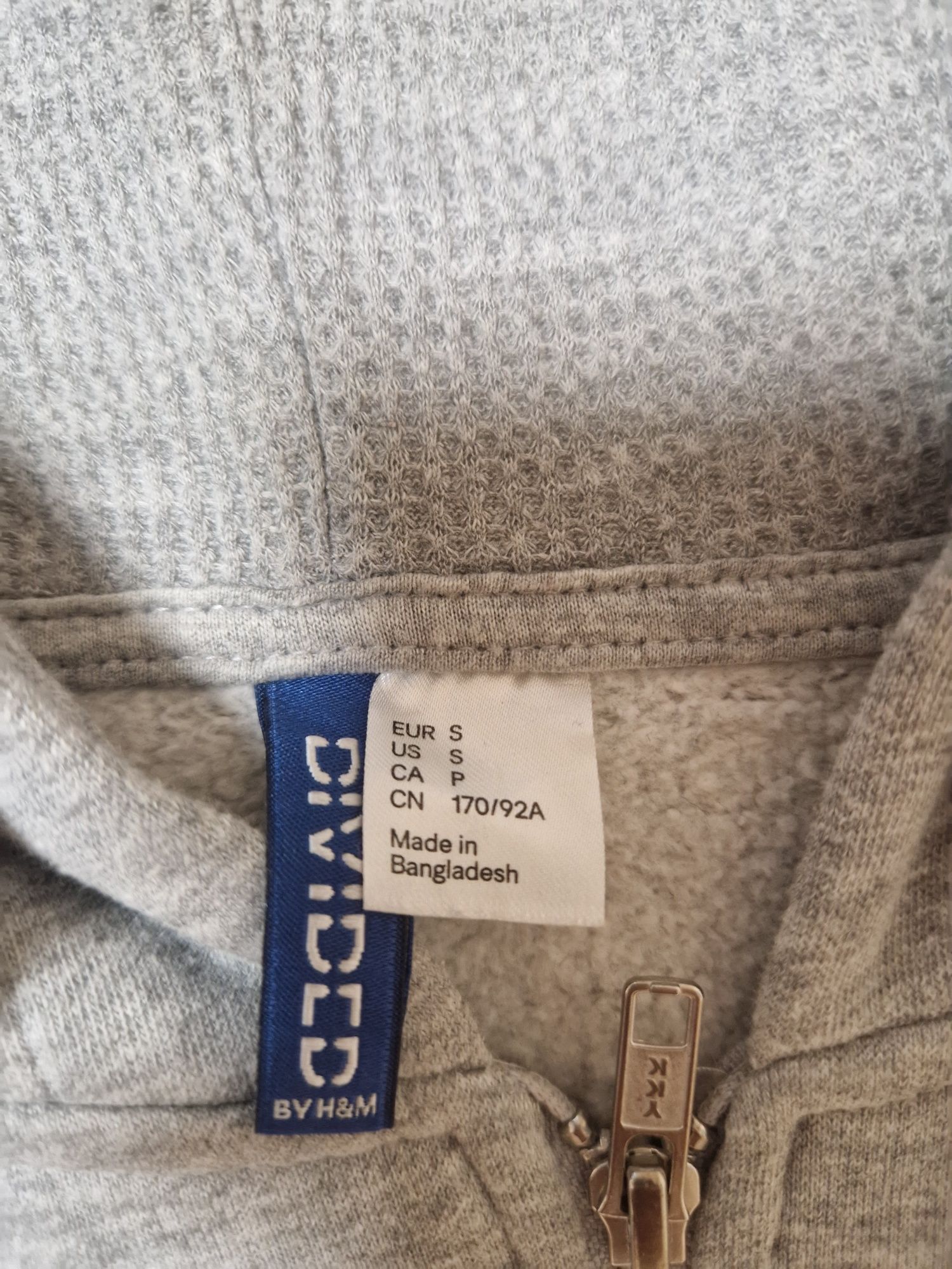 Елек от лека материя закупен от H&M