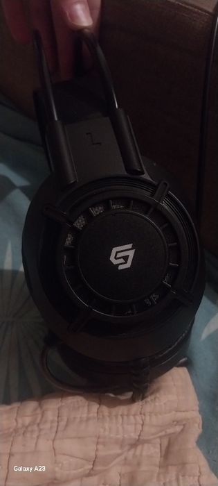 Наушники с микрофонном